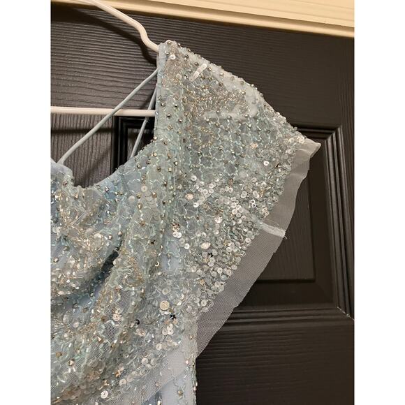 Aidan Mattox Beaded Off Shoulder Halter Gown Silver Blue Size 8 Hemmed - Picture 6 of 13